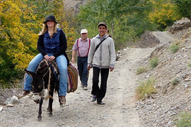 2 Day Ukhum Hiking Tour from Bukhara - Getting from Bukhara to Ukhum: the 9:00 AM start and road time