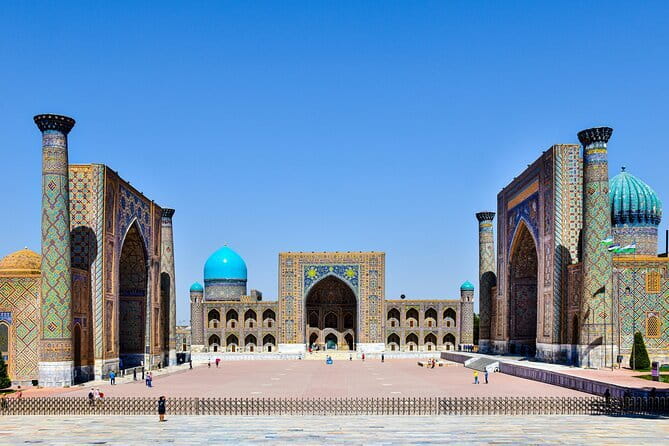 A City Tour Of Samarkand: The Pearl Of The East - Bibi-Khanum Mosque: the blue dome moment