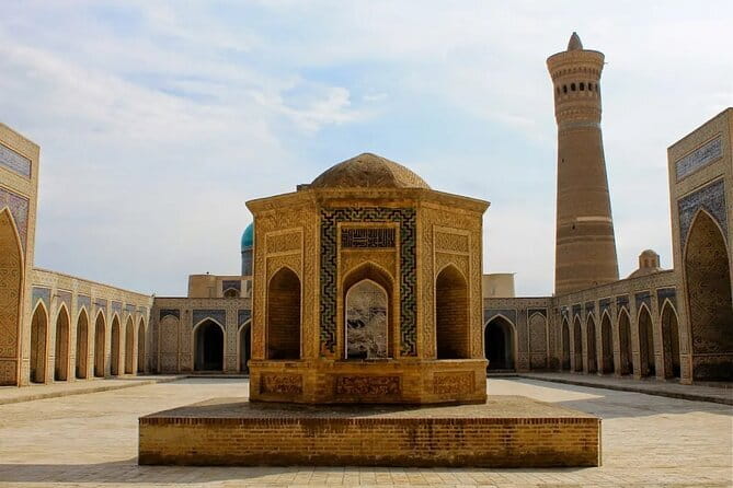A Complete Chapter To Old Bukhara - Old Bukhara Reads Best on Foot: The Big Idea