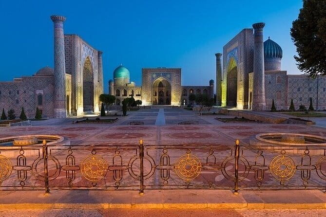 Best of Samarkand: City Tour – Inside Visits Included - Bibi Khanym Mosque, the city’s big symbol, up close