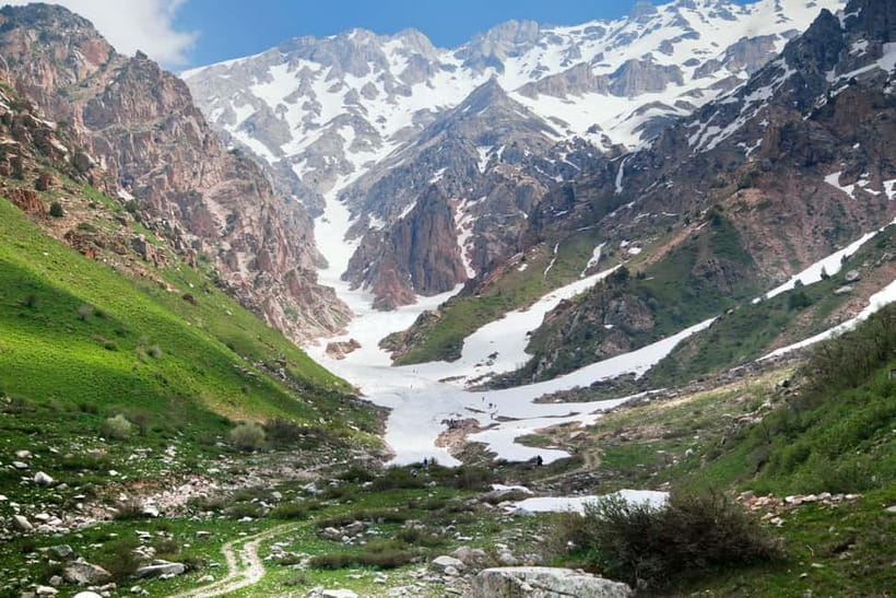 Best of Tashkent Mountains: Amirsoy, Chimgan & Charvak Trip - Food and the small cultural touch that makes the day feel human