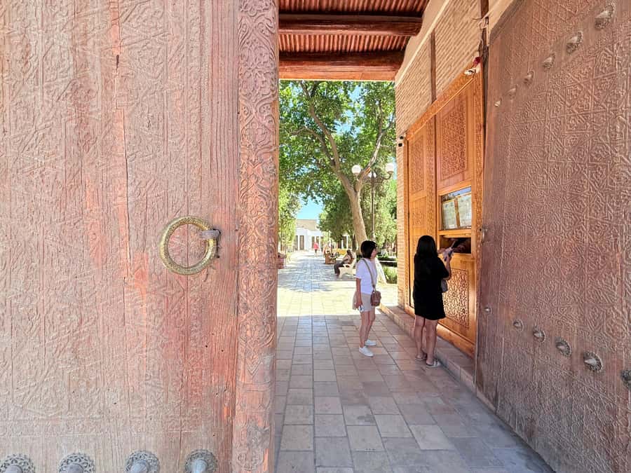 Bukhara: Combined City and Countryside Tour. Walking and Car - Samanid Mausoleum and Chashma-Ayub: Spotting Bukhara’s Timeline