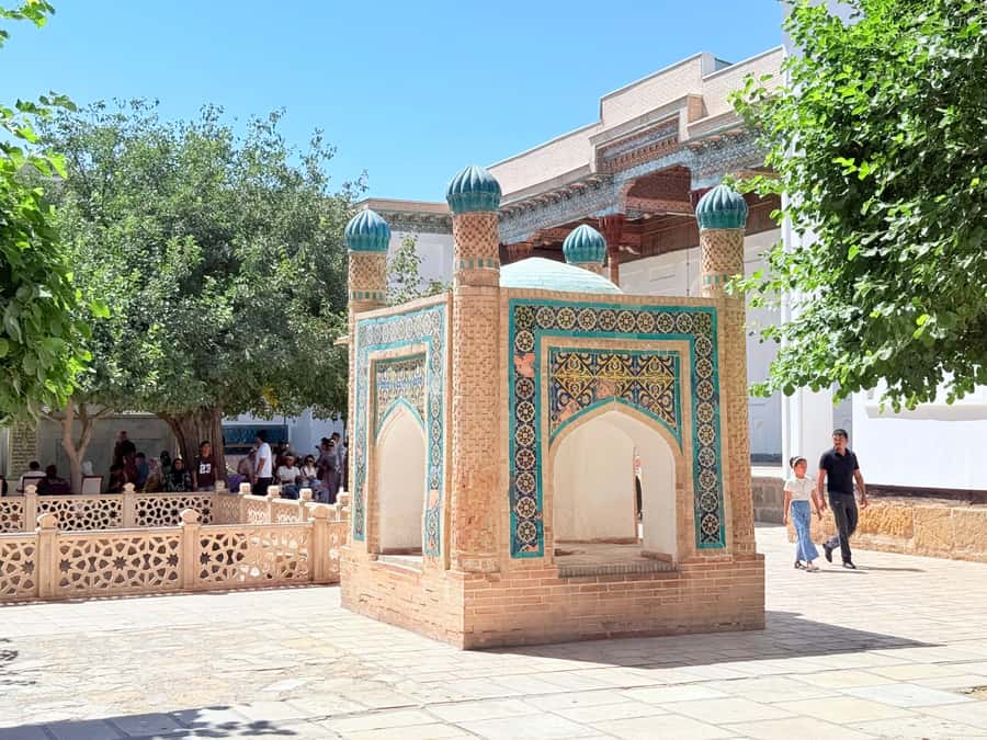 Bukhara: Combined City and Countryside Tour. Walking and Car - Chor Minor and Sitorai Mokhi Khosa: Two Contrasts Right Away