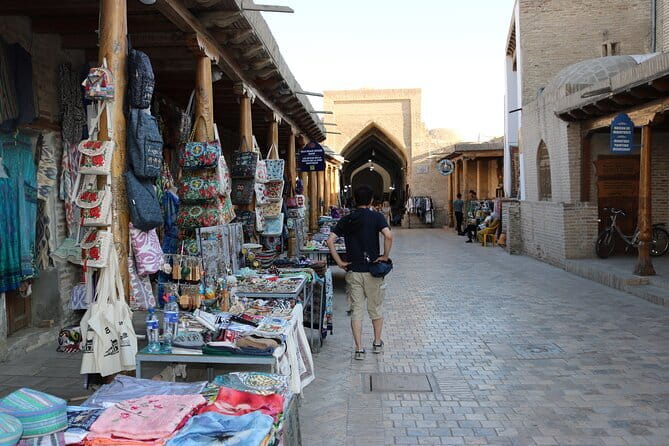 Bukhara: Walking Tour with a Small Group - Toki Telpakfurushon and Toki Zargaron: Market Domes That Explain the Economy