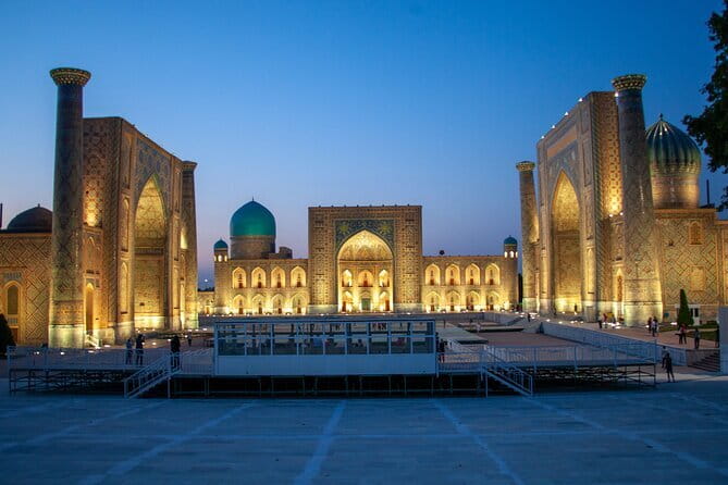 Colourful Uzbekistan - Bukhara’s key monuments: Kalon minaret, Samanid mausoleum, and Ark-Registan area