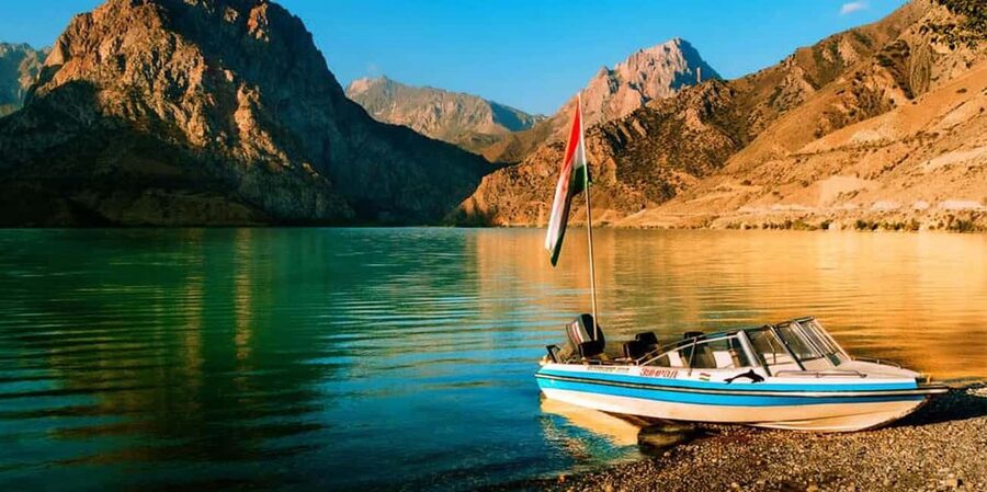 From Samarkand: Day tour to the Tajiksitan Alexander lake. - Gur-e-Amir pickup to the Fann Mountains: what the timing feels like