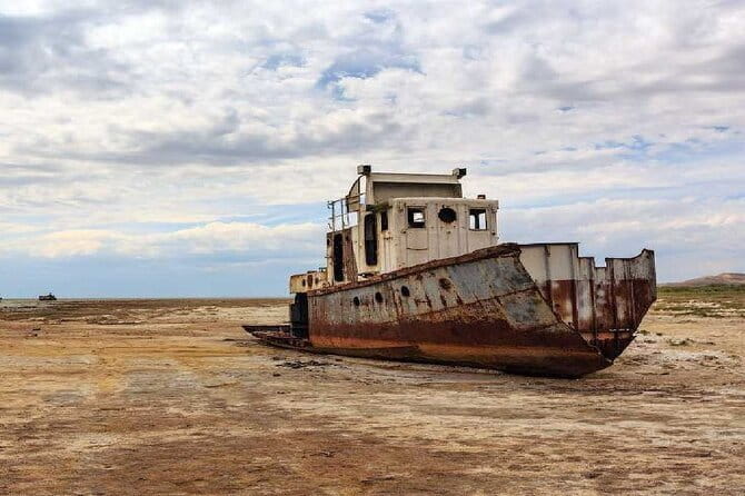 Private Daytrip to Muynak and Nukus - Muynak Ships Cemetery: the Aral Sea story becomes visible