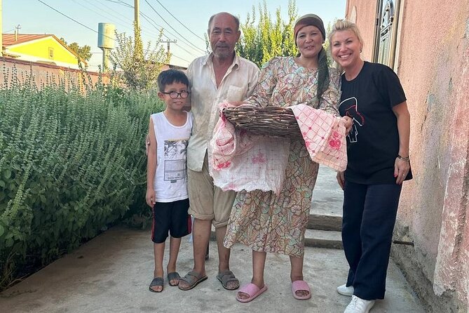 Private Samarkand Cooking Class with Market Tour & Transfers - Plov and salad: the classic Uzbek payoff