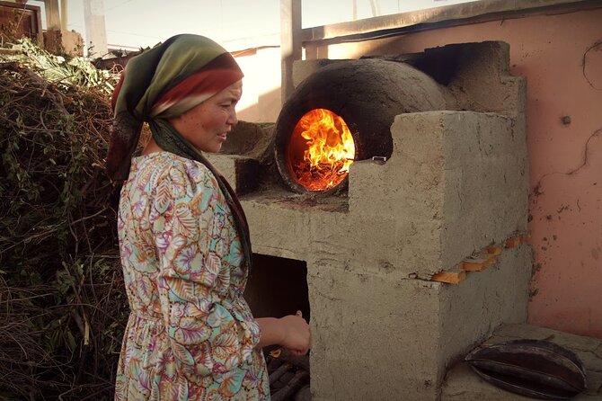 Private Samarkand Cooking Class with Market Tour & Transfers - Tandir bread option for people who love bread more than plov