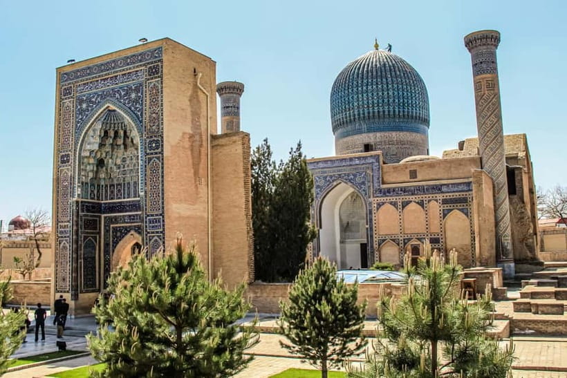 Samarkand: Historical Monuments Guided Walking Tour - Where the tour starts, and how long 5 hours really is