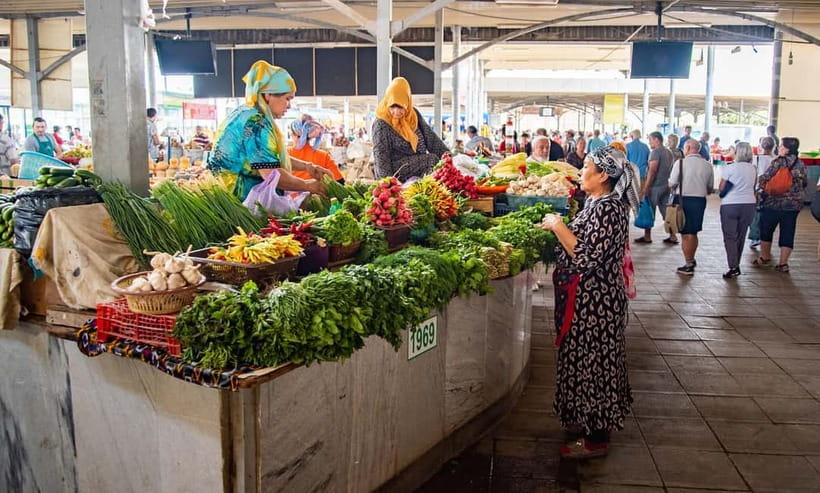 Tashkent: 4 Hour Food Tour and Metro Journey with a Guide - The metro ride: station art, architecture, and real crowd energy