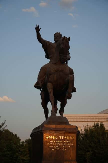 Tashkent city Night Tour with Dinner & Free Pro Photography - Pickup, timing, and the pace of a 6-hour evening