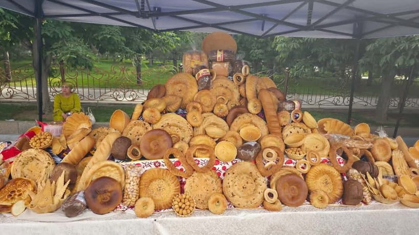 Tashkent: Hidden Gems Walking Tour with Local Snacks - Why This Tashkent Walk Feels Like a Local Day, Not a Checklist