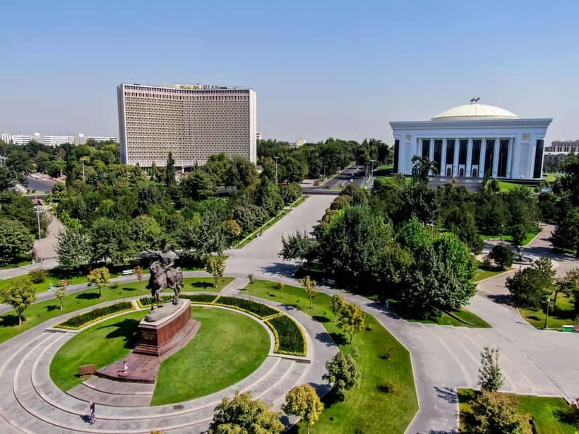 Tashkent: Hidden Gems Walking Tour with Local Snacks - Rooftop Viewpoints, Courtyards, and Quirky Legends