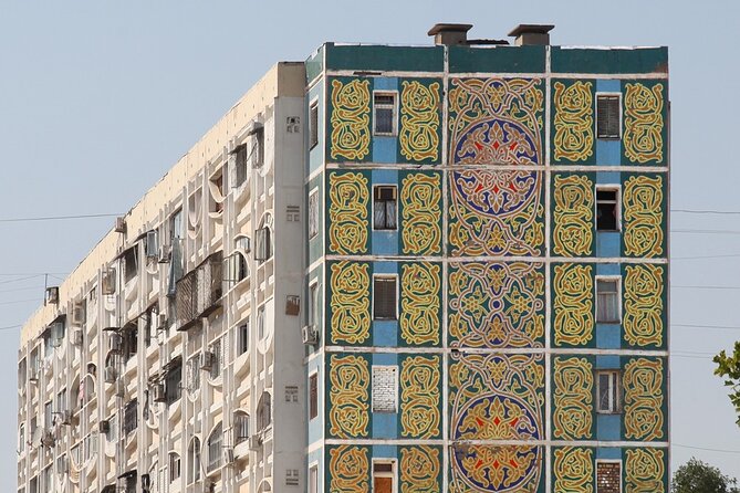 Tashkent Soviet Architecture (Modernism) and Subway station tour. - Mustakillik Square, the Palace of Duke Romanov, and a quick hit of history