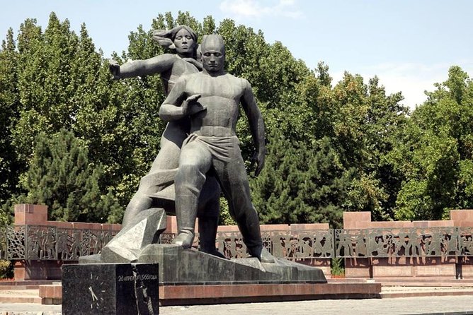 Tashkent Tour - Meeting at Hotel Uzbekistan and Getting Settled Fast
